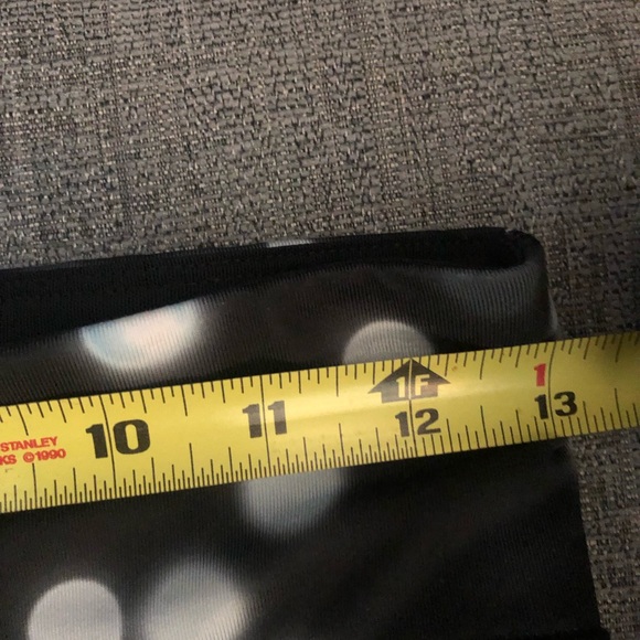 Nike Womens Small Dri-Fit Leggings Circle Dot Print in Black - Picture 8 of 9